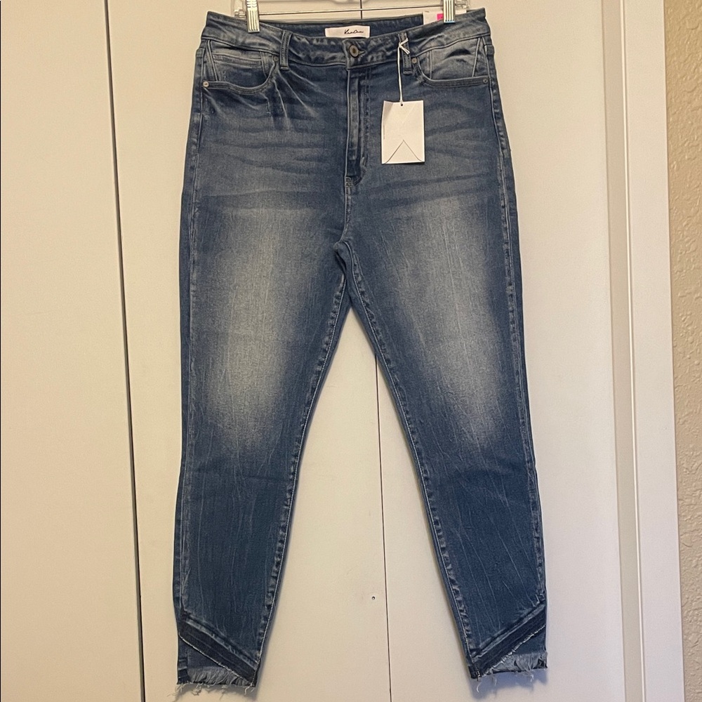 KanCan Distressed Blue Cropped Jeans